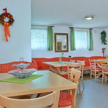 Wonderful In With Balcony 아파트